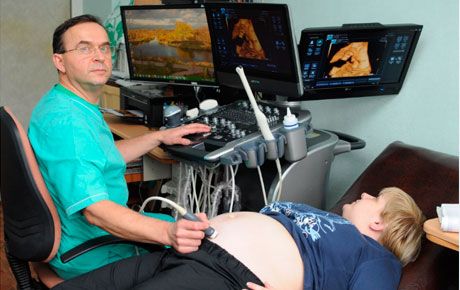 Szülész-nőgyógyász, ultrahang diagnosztika orvos a legmagasabb kategóriában, Yavorsky Yuri Tsezarevich, orvos 32 éves munkatapasztalattal